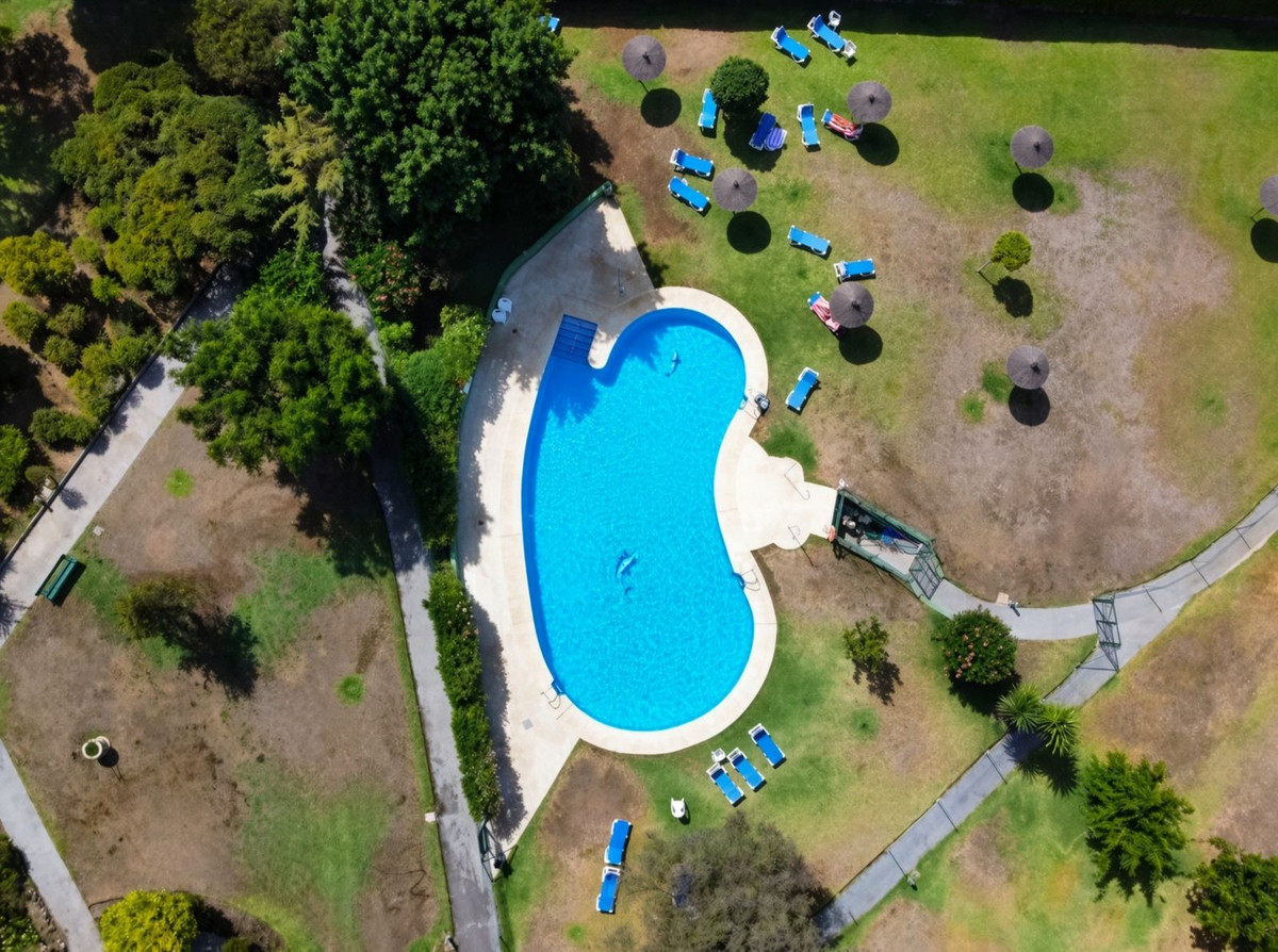 Se vende Apartamento Planta Media de 2 dormitorios en Costa Del Sol, Málaga, España