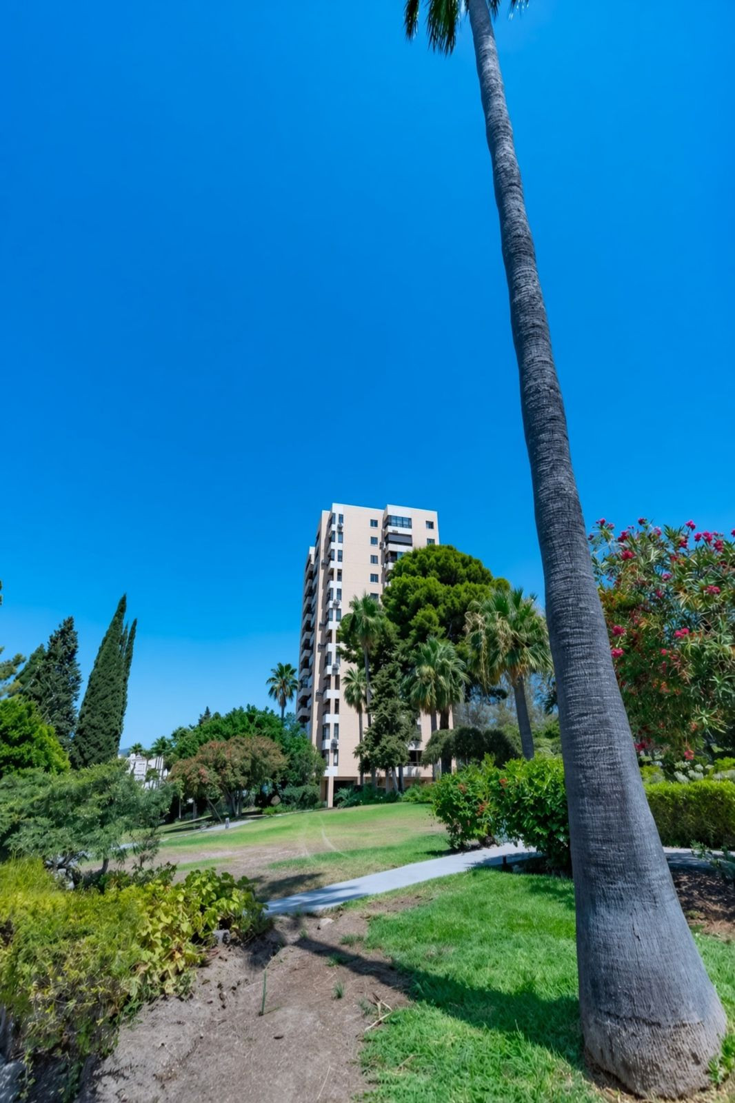 Se vende Apartamento Planta Media de 2 dormitorios en Costa Del Sol, Málaga, España