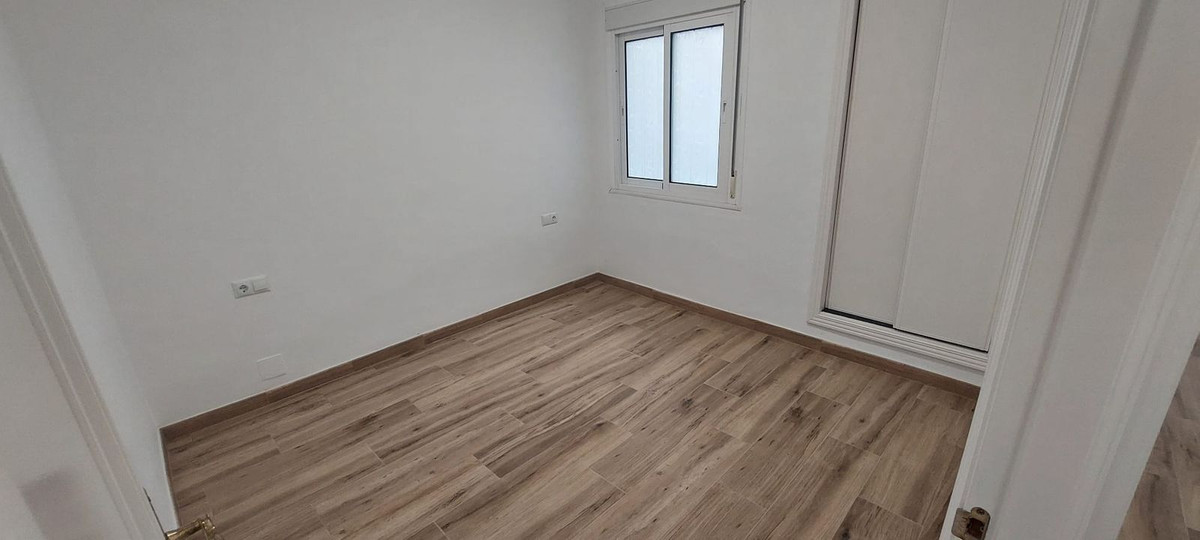 2 Bed Apartment for sale in Fuengirola Costa Del Sol, Málaga, Spain