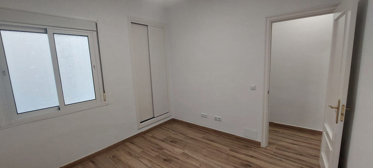 2 Bed Apartment for sale in Fuengirola Costa Del Sol, Málaga, Spain