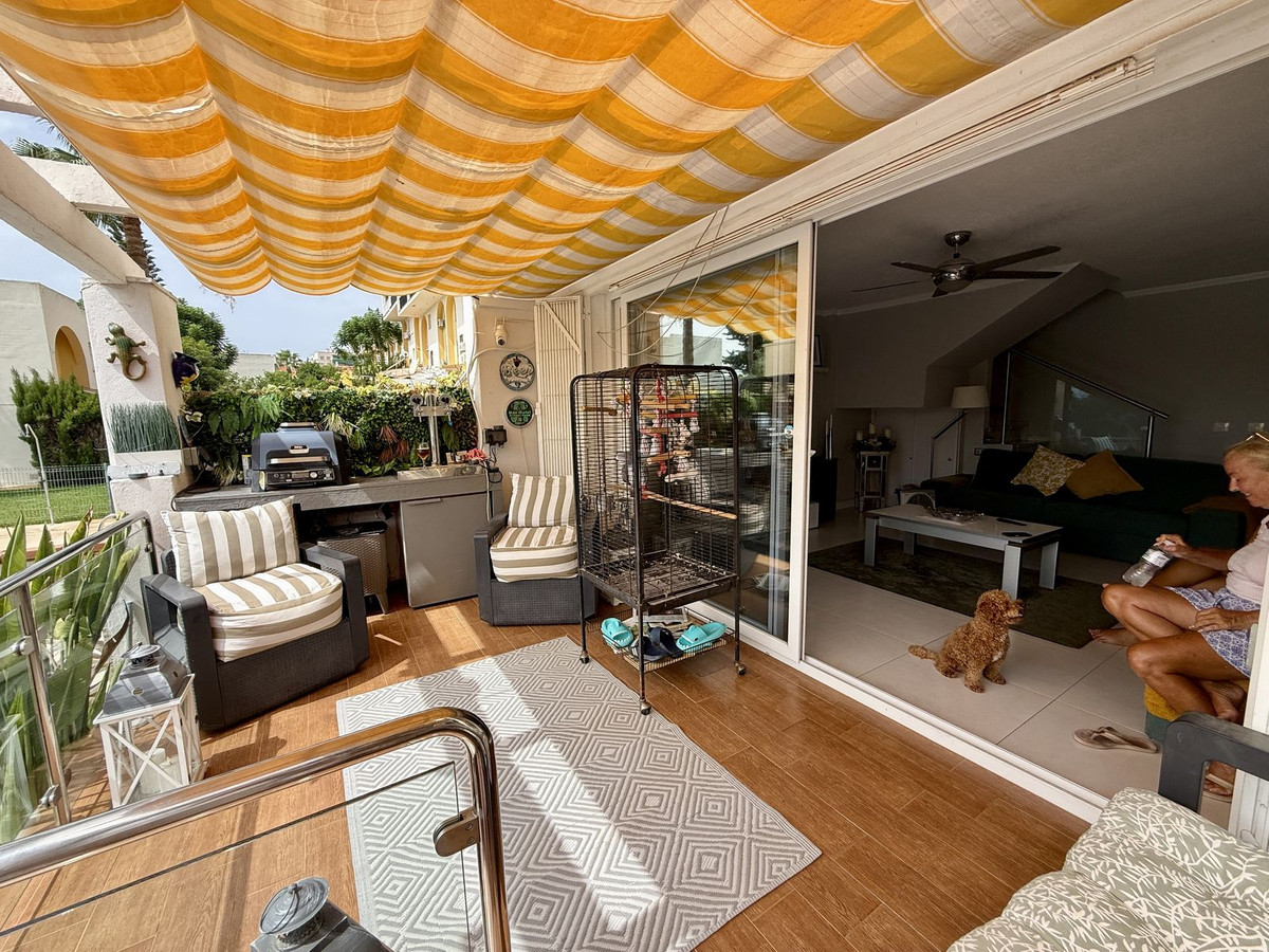 Se vende Apartamento Planta Baja de 3 dormitorios en Costa Del Sol, Málaga, España