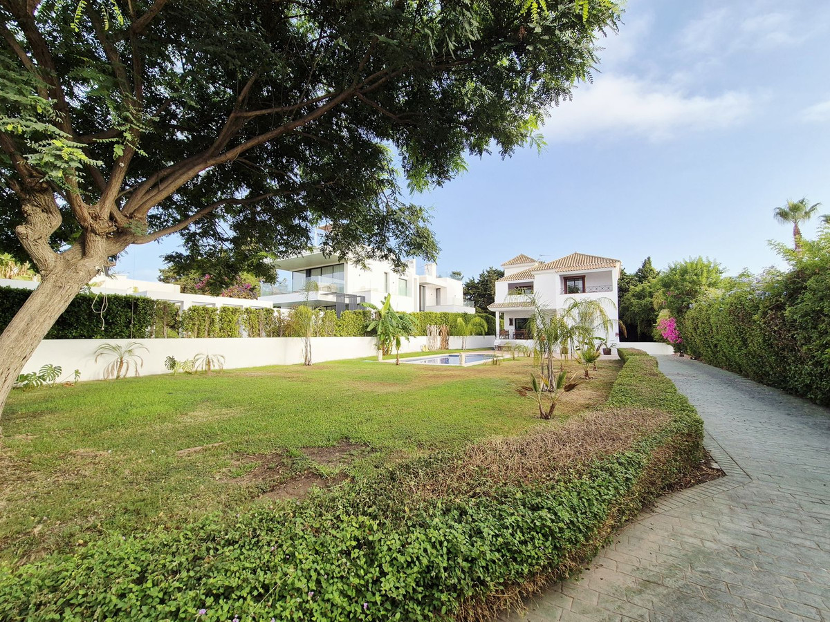 4 Bed Townhouse for sale in Guadalmina Baja Costa Del Sol, Málaga, Spain