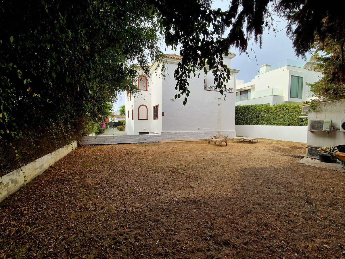 4 Bed Townhouse for sale in Guadalmina Baja Costa Del Sol, Málaga, Spain