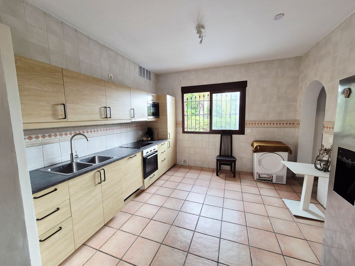 4 Bed Townhouse for sale in Guadalmina Baja Costa Del Sol, Málaga, Spain