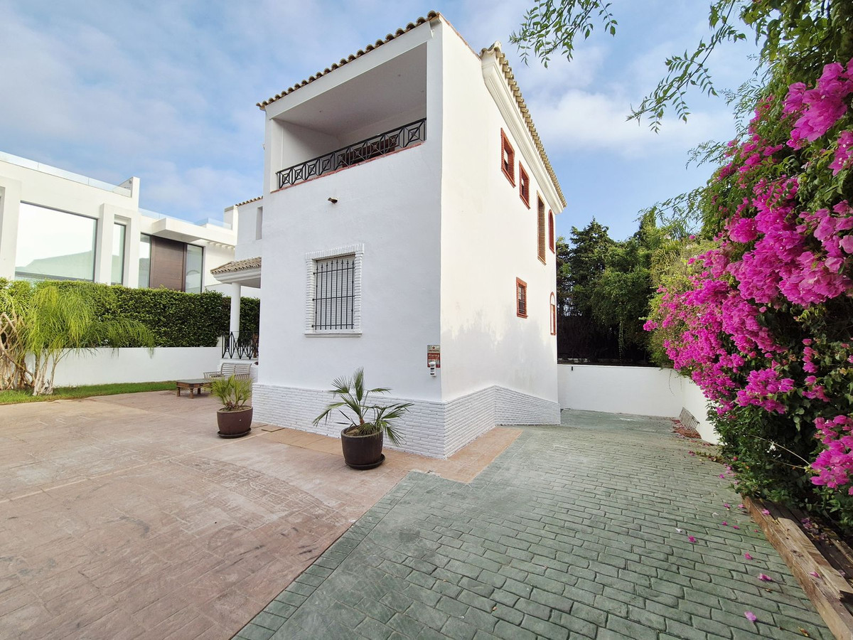 4 Bed Townhouse for sale in Guadalmina Baja Costa Del Sol, Málaga, Spain