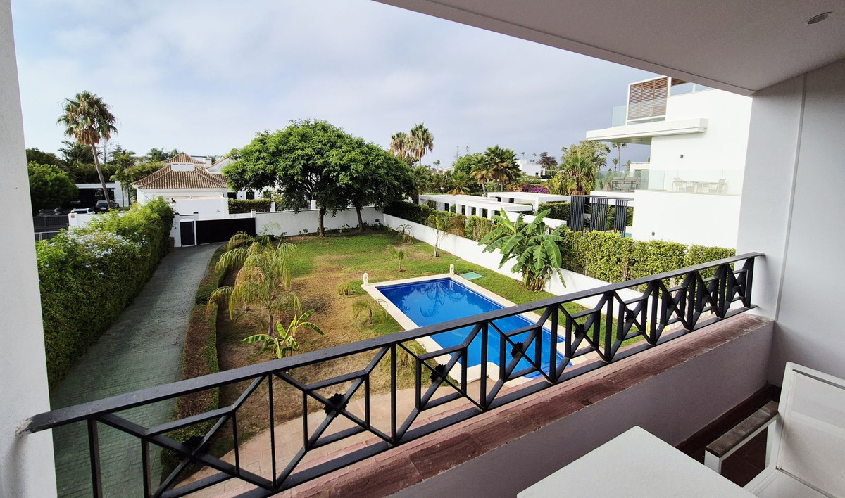 4 Bed Townhouse for sale in Guadalmina Baja Costa Del Sol, Málaga, Spain