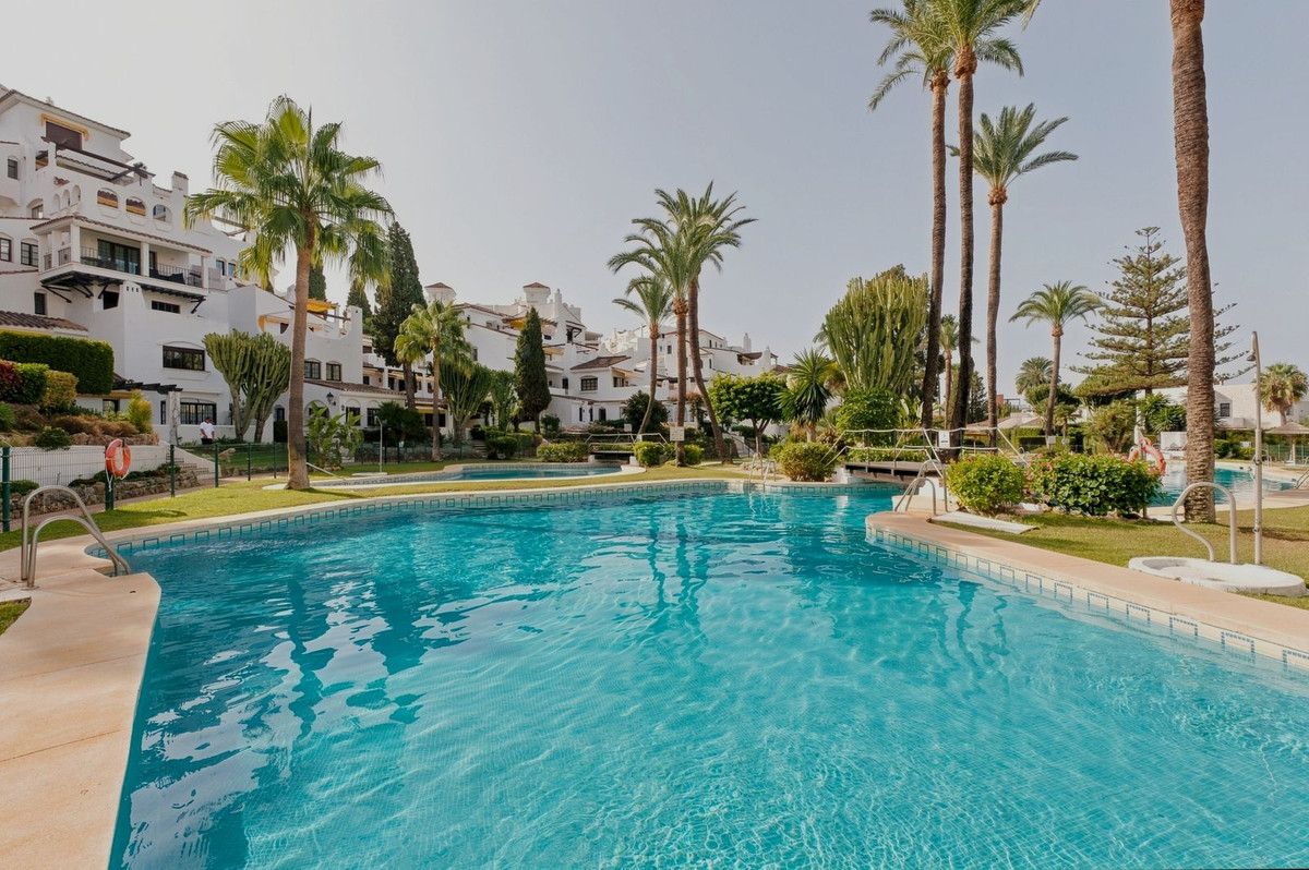 2 Bed Apartment for sale in Nueva Andalucía Costa Del Sol, Málaga, Spain