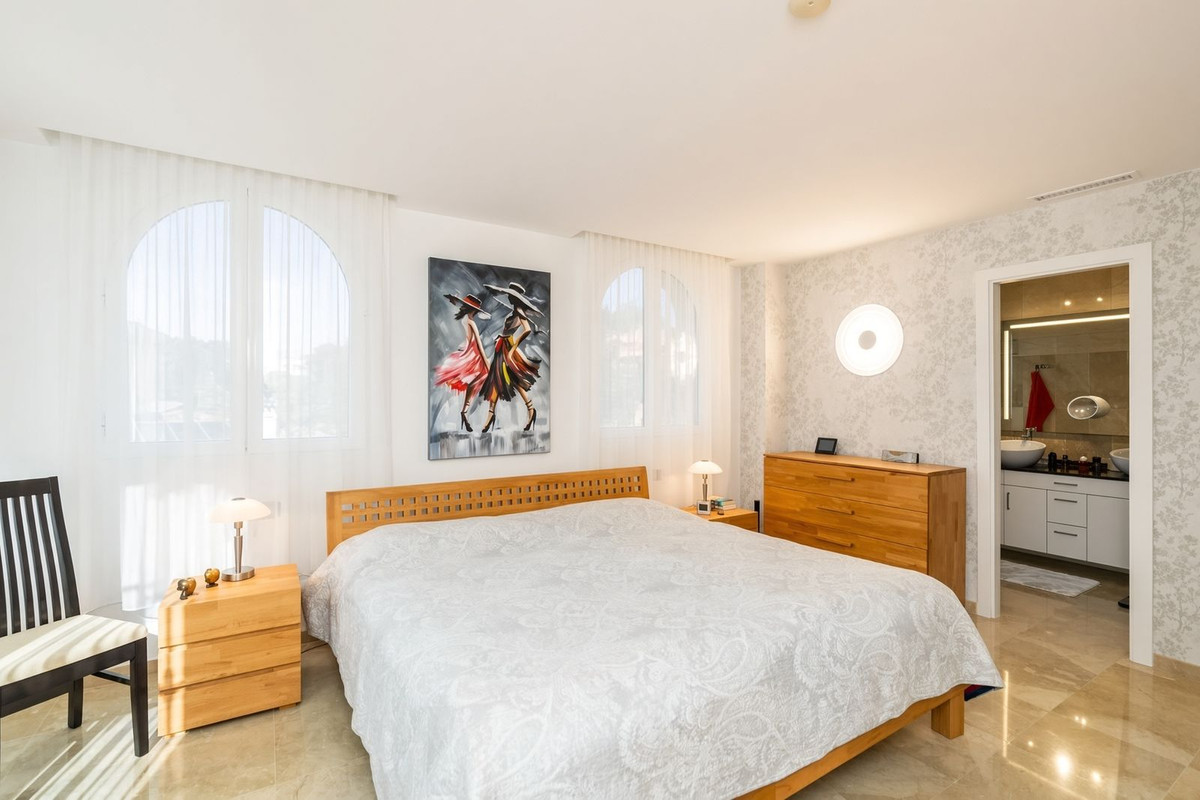 Se vende Apartamento Planta Media de 3 dormitorios en Costa Del Sol, Málaga, España