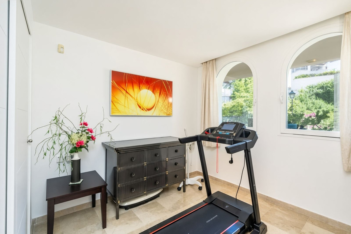 Se vende Apartamento Planta Media de 3 dormitorios en Costa Del Sol, Málaga, España