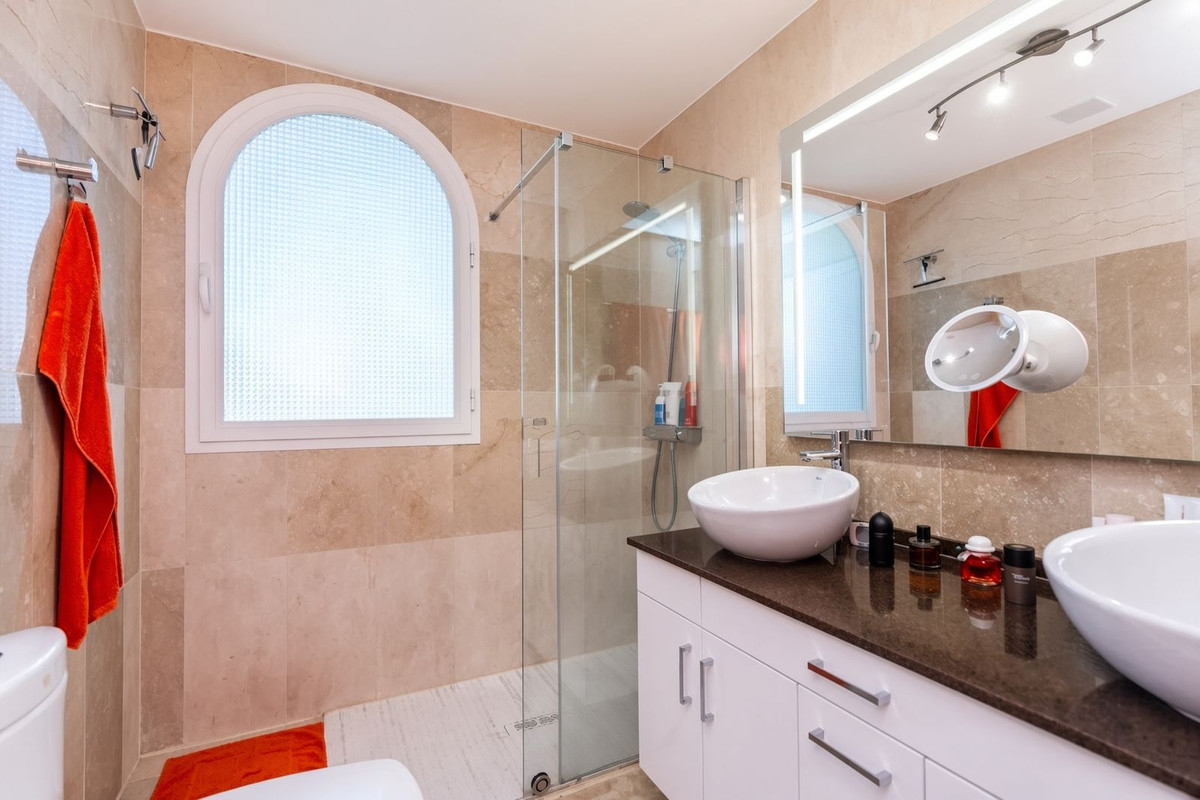 Se vende Apartamento Planta Media de 3 dormitorios en Costa Del Sol, Málaga, España