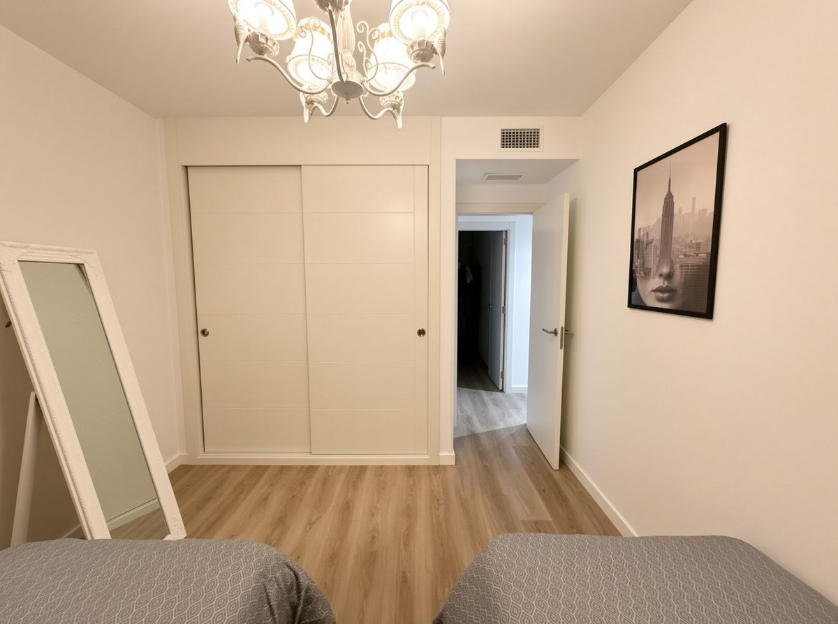 Se vende Apartamento Planta Media de 3 dormitorios en Costa Del Sol, Málaga, España