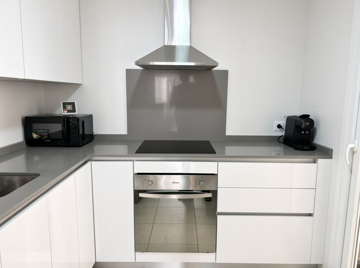 Se vende Apartamento Planta Media de 3 dormitorios en Costa Del Sol, Málaga, España