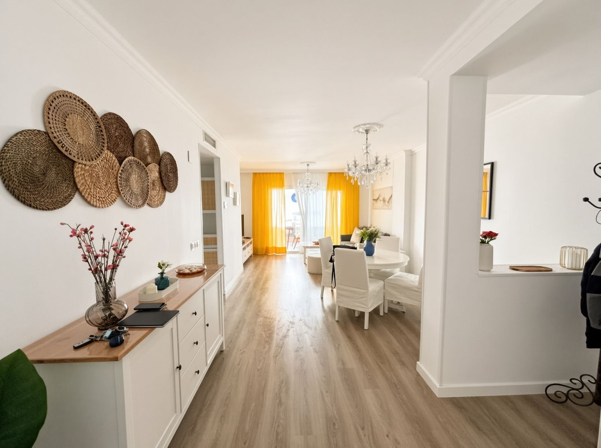Se vende Apartamento Planta Media de 3 dormitorios en Costa Del Sol, Málaga, España