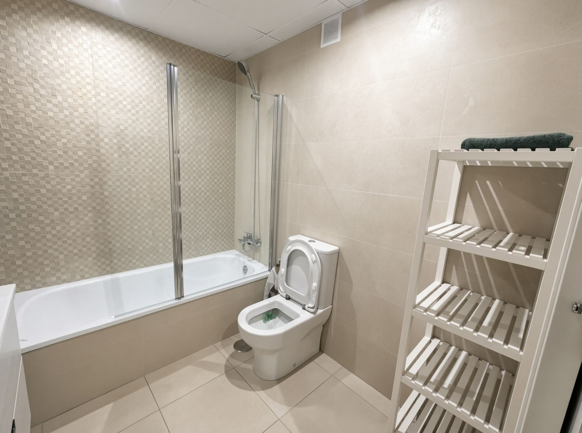 Se vende Apartamento Planta Media de 3 dormitorios en Costa Del Sol, Málaga, España