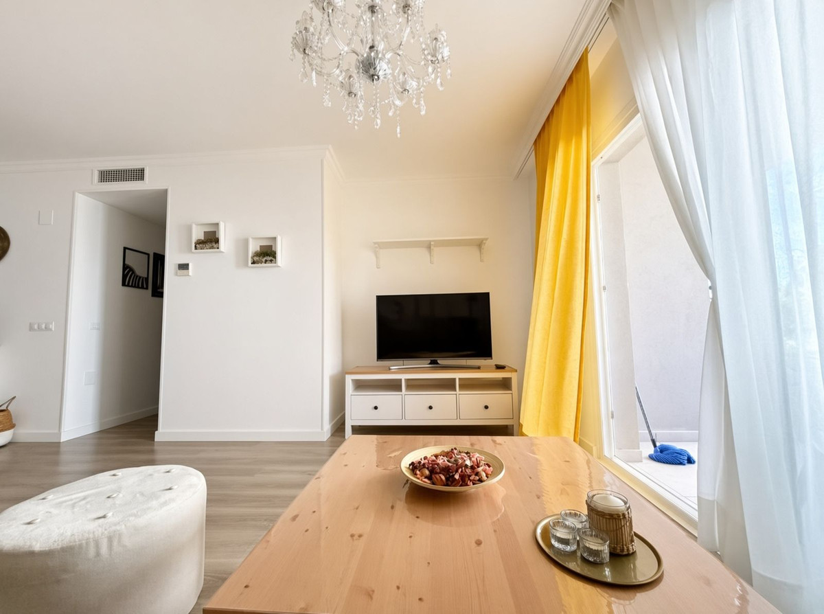 Se vende Apartamento Planta Media de 3 dormitorios en Costa Del Sol, Málaga, España