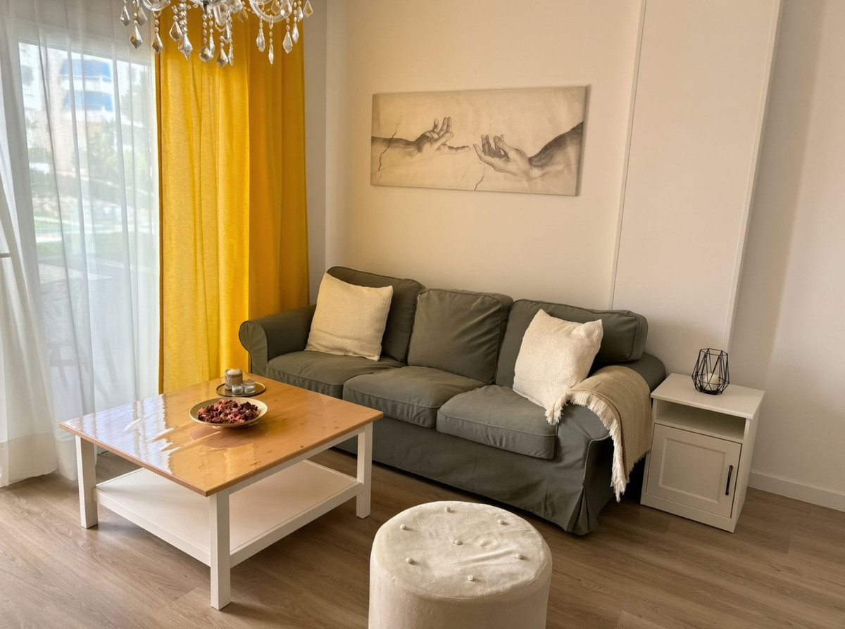 Se vende Apartamento Planta Media de 3 dormitorios en Costa Del Sol, Málaga, España