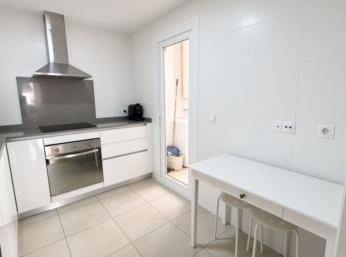 Se vende Apartamento Planta Media de 3 dormitorios en Costa Del Sol, Málaga, España