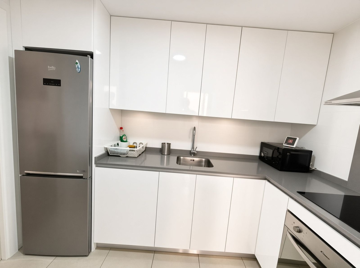 Se vende Apartamento Planta Media de 3 dormitorios en Costa Del Sol, Málaga, España