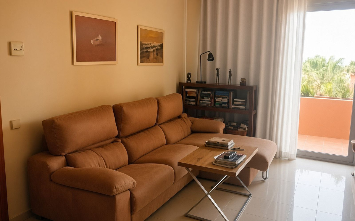 Se vende Apartamento Planta Media de 2 dormitorios en Costa Del Sol, Málaga, España