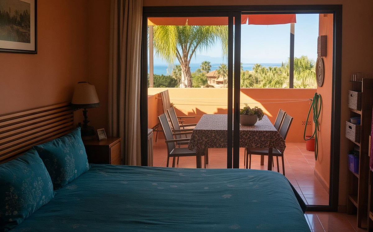 Se vende Apartamento Planta Media de 2 dormitorios en Costa Del Sol, Málaga, España