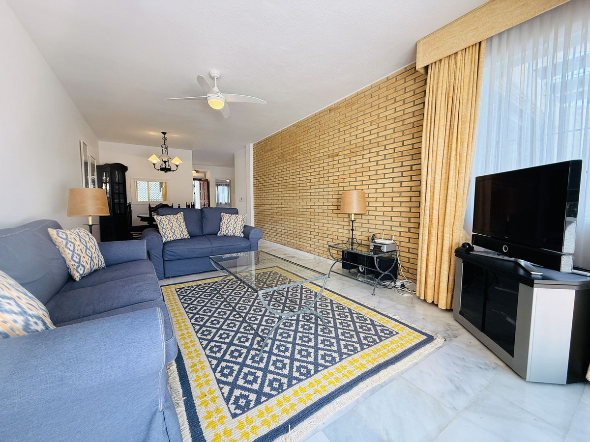 Se vende Apartamento en Planta Última de 2 dormitorios en Costa Del Sol, Málaga, España