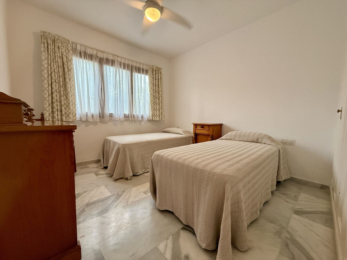 Se vende Apartamento en Planta Última de 2 dormitorios en Costa Del Sol, Málaga, España