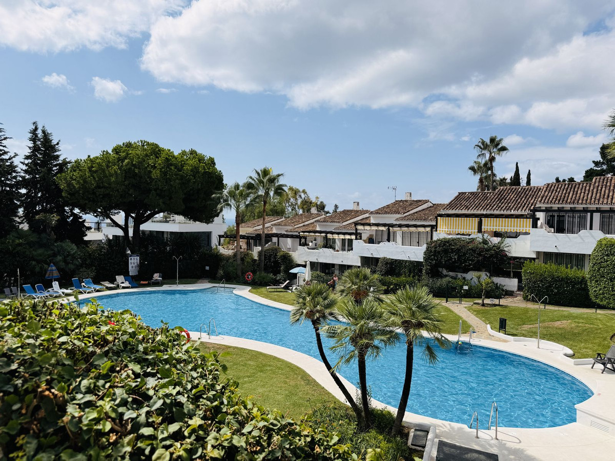 Se vende Apartamento en Planta Última de 2 dormitorios en Costa Del Sol, Málaga, España