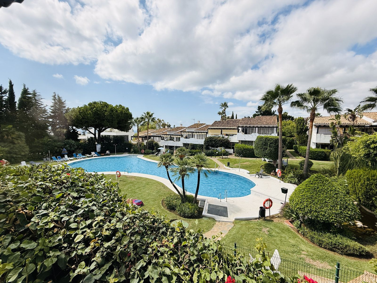 Se vende Apartamento en Planta Última de 2 dormitorios en Costa Del Sol, Málaga, España