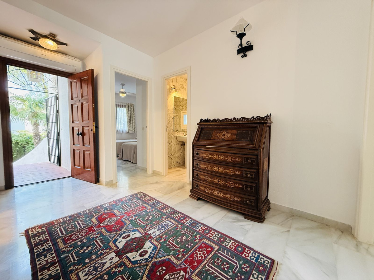 Se vende Apartamento en Planta Última de 2 dormitorios en Costa Del Sol, Málaga, España