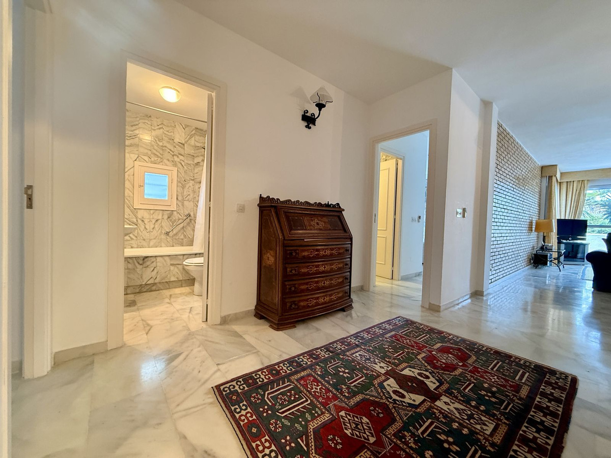 Se vende Apartamento en Planta Última de 2 dormitorios en Costa Del Sol, Málaga, España