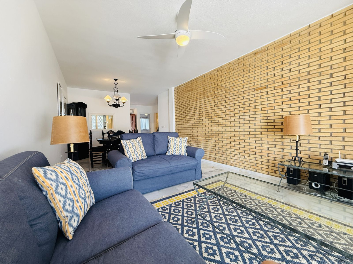 Se vende Apartamento en Planta Última de 2 dormitorios en Costa Del Sol, Málaga, España