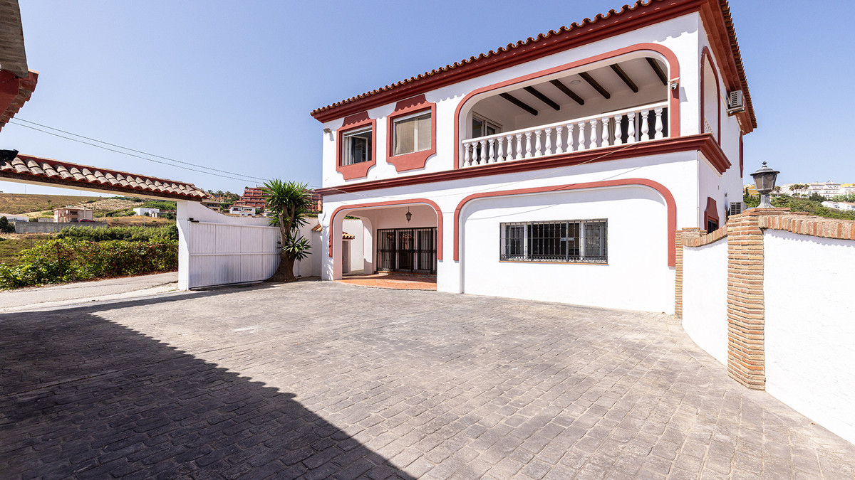 4 Bed Townhouse for sale in Manilva Costa Del Sol, Málaga, Spain