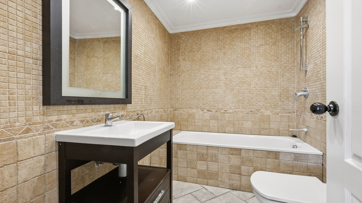 4 Bed Townhouse for sale in Manilva Costa Del Sol, Málaga, Spain