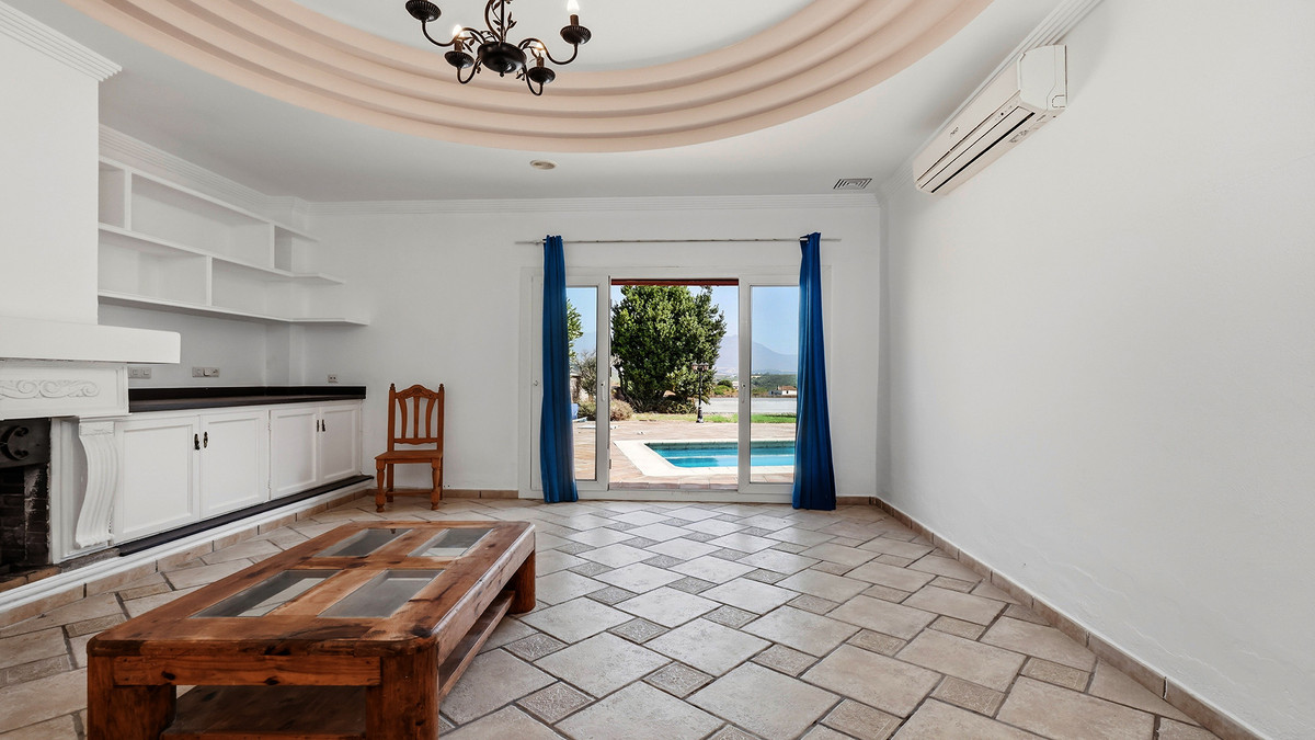 4 Bed Townhouse for sale in Manilva Costa Del Sol, Málaga, Spain