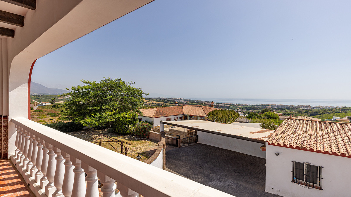 4 Bed Townhouse for sale in Manilva Costa Del Sol, Málaga, Spain
