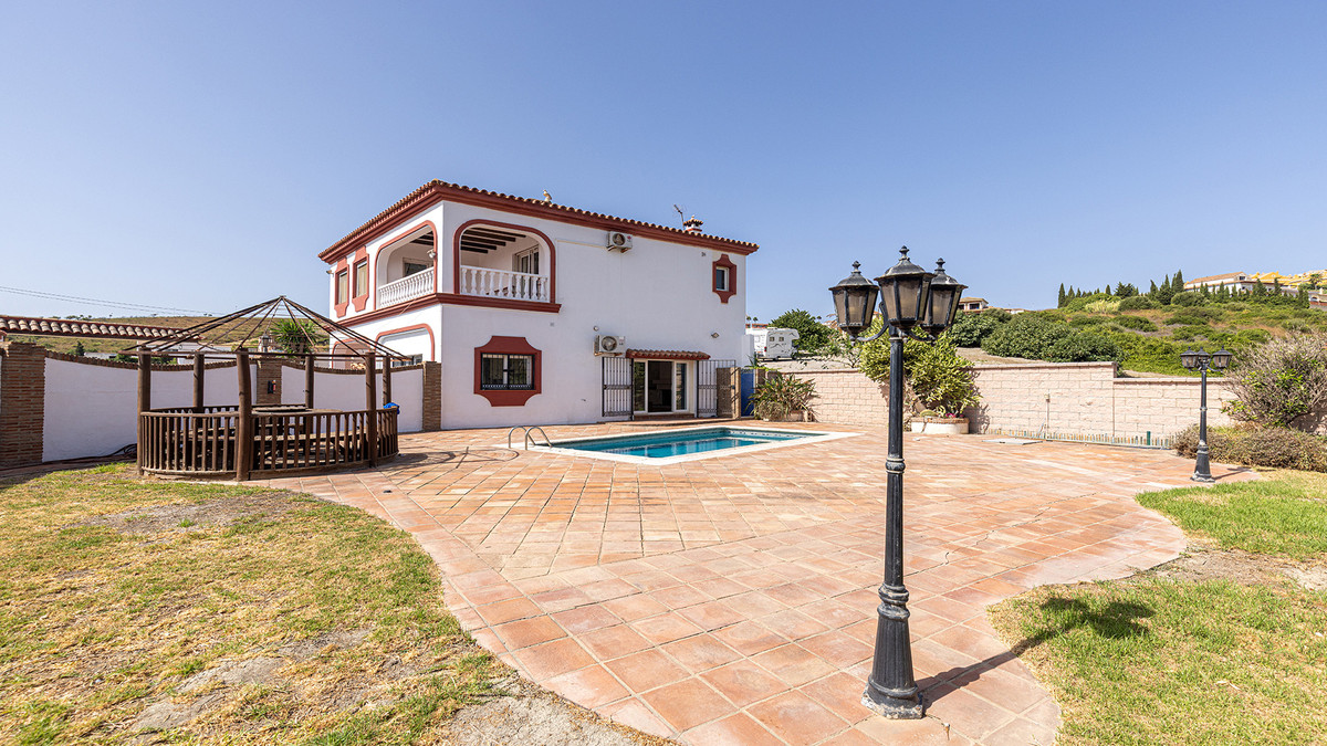 4 Bed Townhouse for sale in Manilva Costa Del Sol, Málaga, Spain