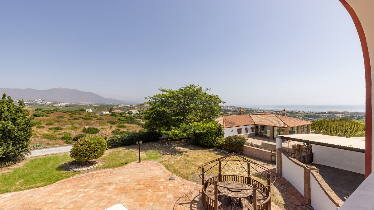 4 Bed Townhouse for sale in Manilva Costa Del Sol, Málaga, Spain