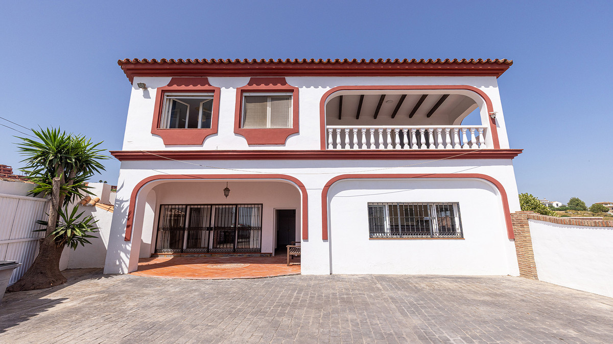 4 Bed Townhouse for sale in Manilva Costa Del Sol, Málaga, Spain