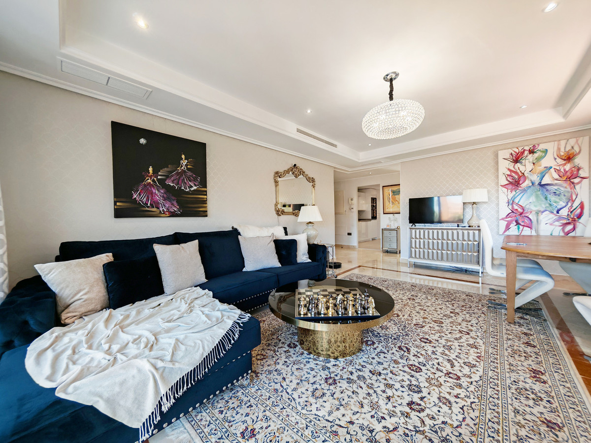 3 Bed Apartment for sale in La Mairena Costa Del Sol, Málaga, Spain