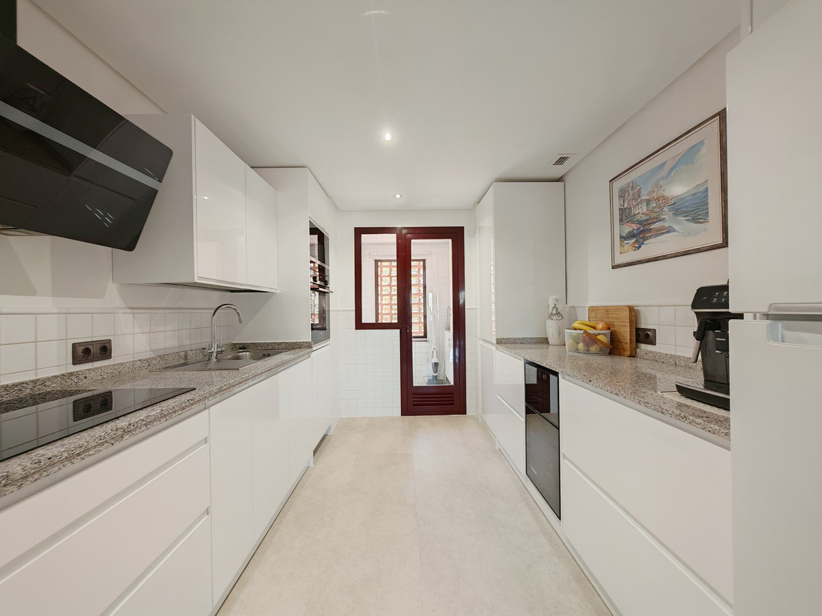 3 Bed Apartment for sale in La Mairena Costa Del Sol, Málaga, Spain