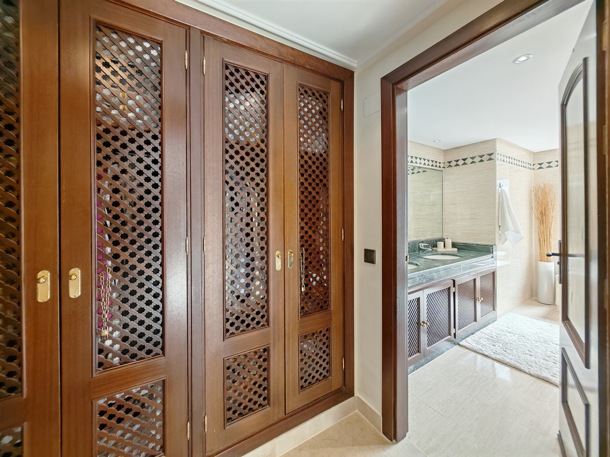 3 Bed Apartment for sale in La Mairena Costa Del Sol, Málaga, Spain