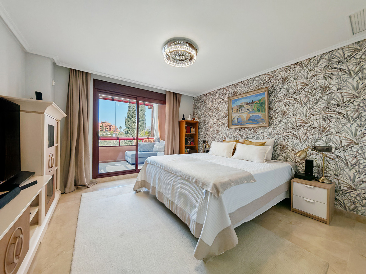 3 Bed Apartment for sale in La Mairena Costa Del Sol, Málaga, Spain