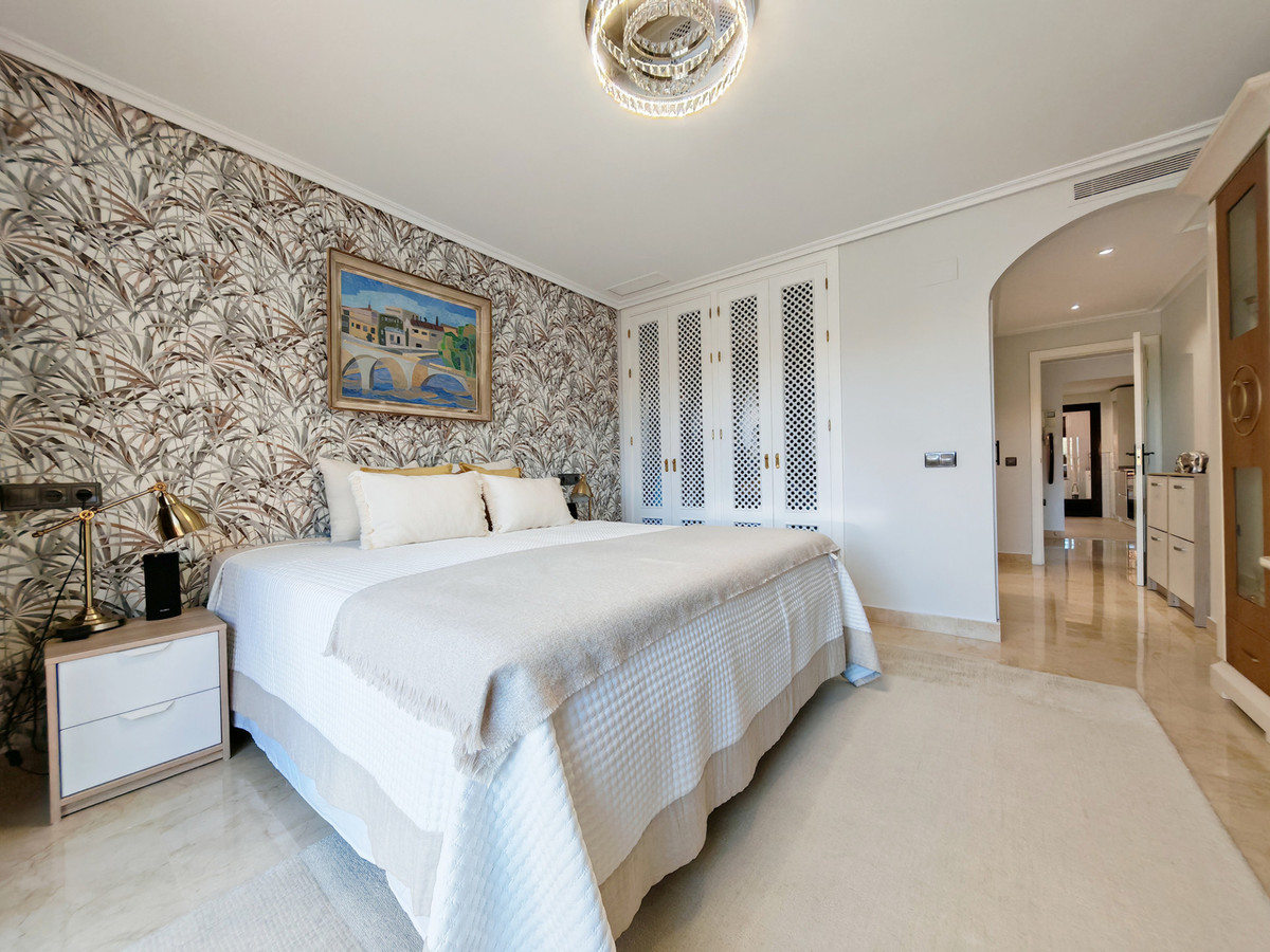 3 Bed Apartment for sale in La Mairena Costa Del Sol, Málaga, Spain