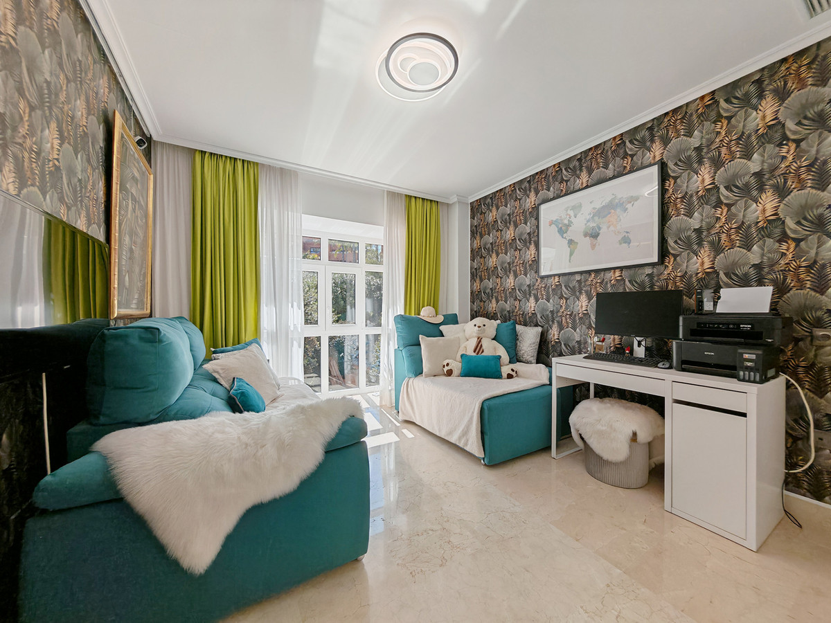 3 Bed Apartment for sale in La Mairena Costa Del Sol, Málaga, Spain