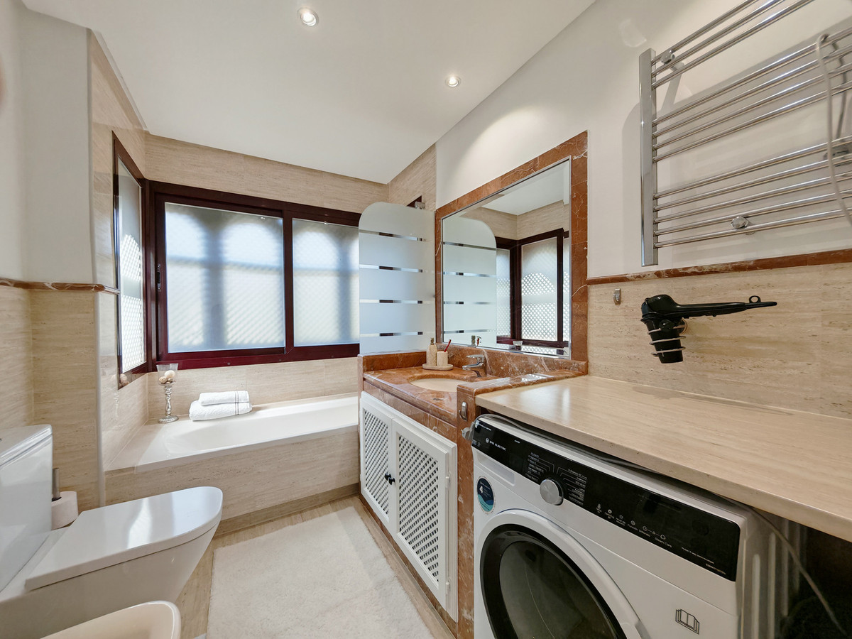 3 Bed Apartment for sale in La Mairena Costa Del Sol, Málaga, Spain