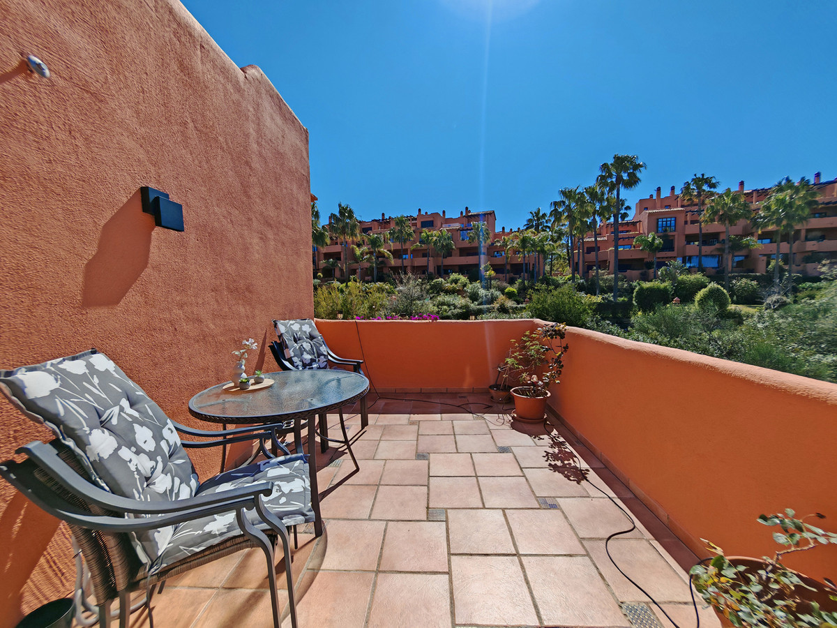 3 Bed Apartment for sale in La Mairena Costa Del Sol, Málaga, Spain