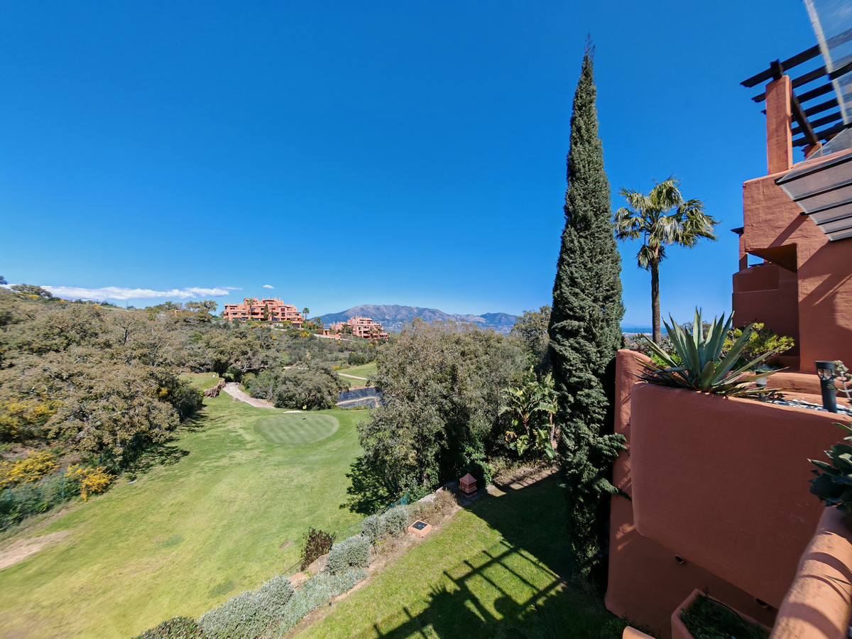 3 Bed Apartment for sale in La Mairena Costa Del Sol, Málaga, Spain
