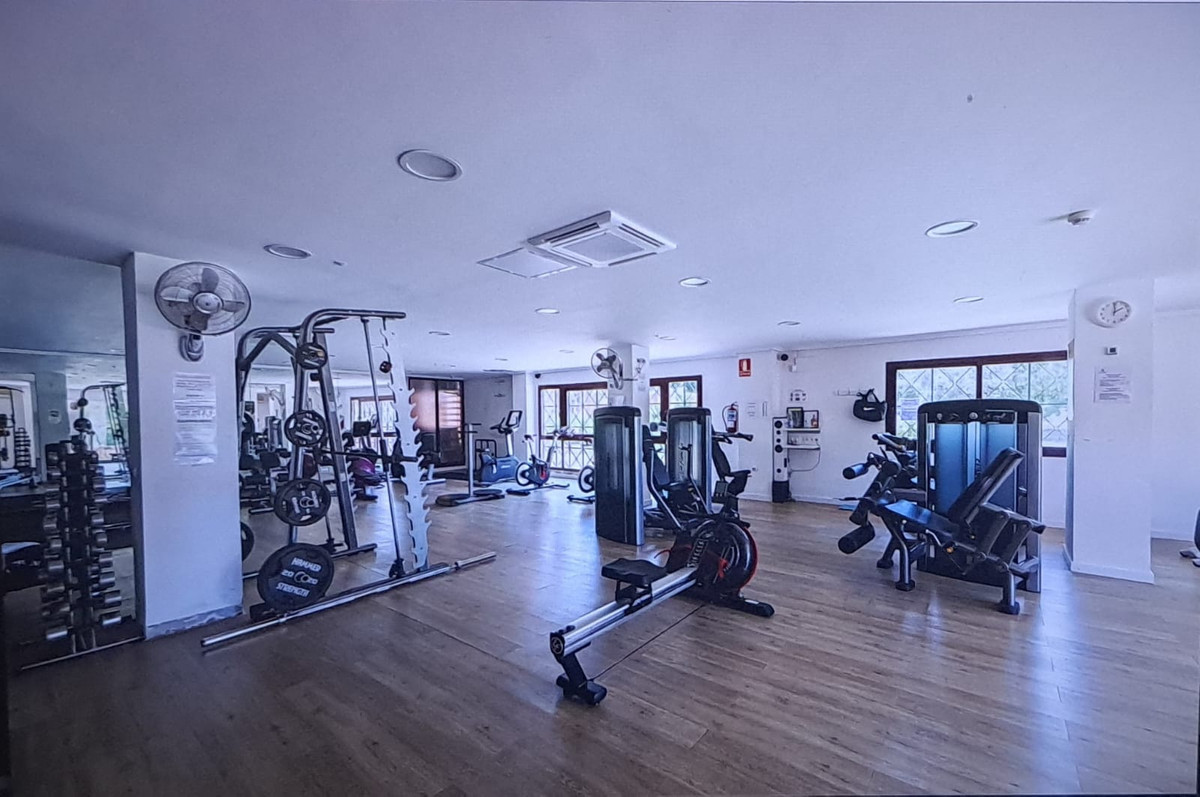 3 Bed Apartment for sale in La Mairena Costa Del Sol, Málaga, Spain