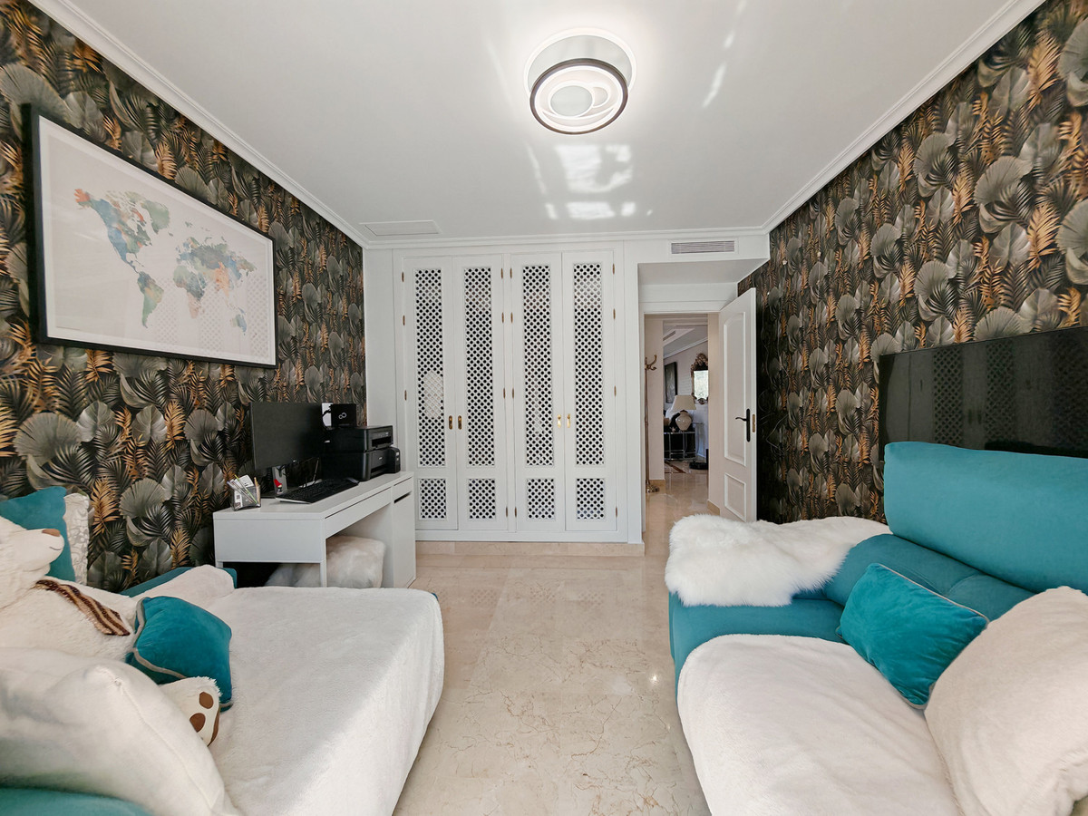 3 Bed Apartment for sale in La Mairena Costa Del Sol, Málaga, Spain