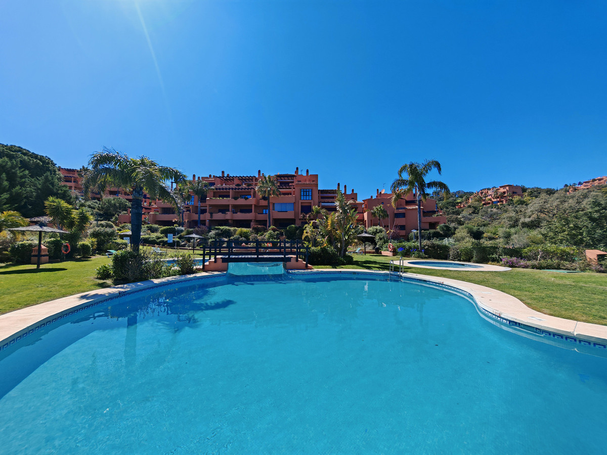 3 Bed Apartment for sale in La Mairena Costa Del Sol, Málaga, Spain